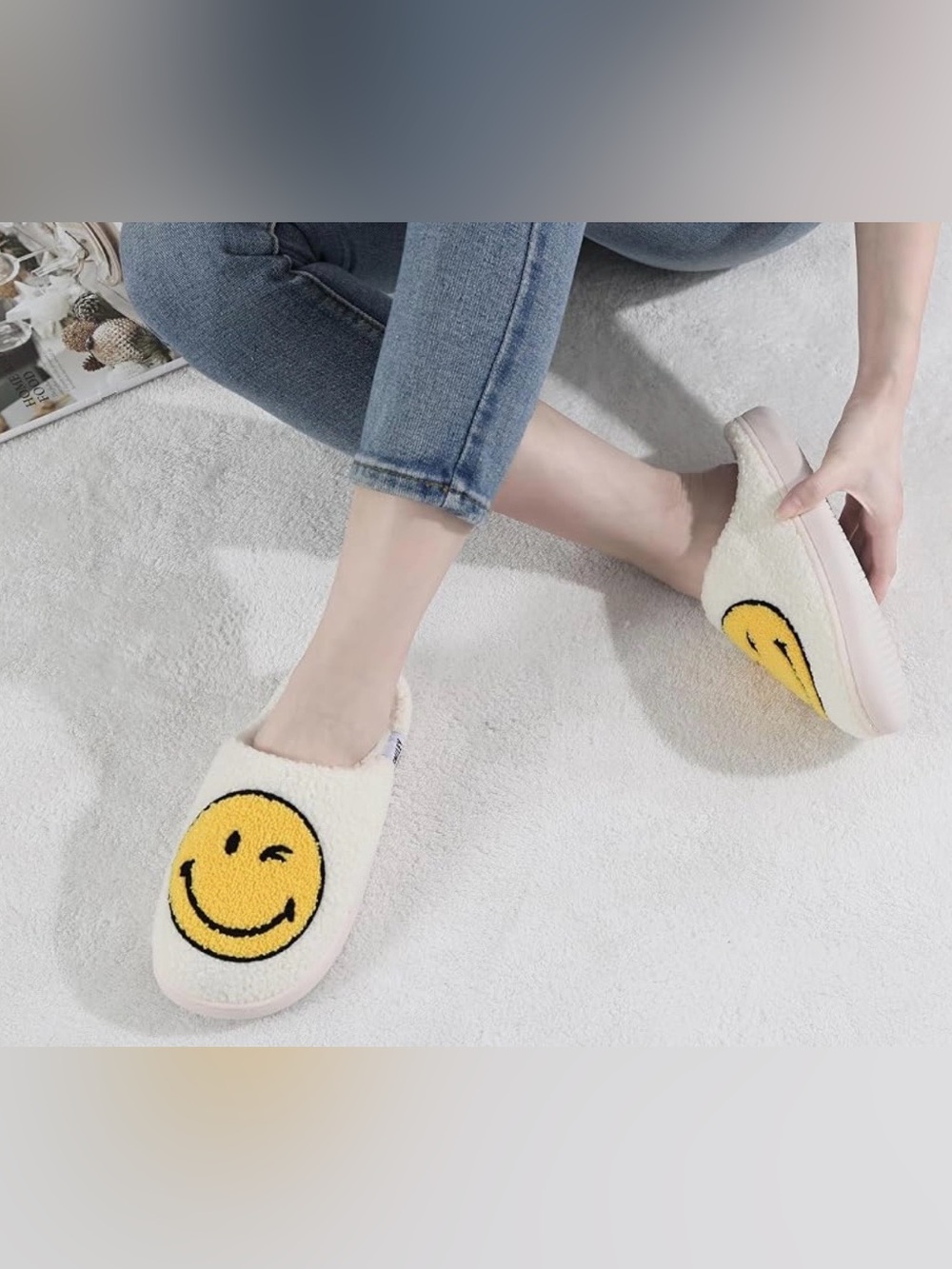 NEW SmileyWorld Women Smiley Face Warm Comfy Soft Slippers (M/L Fits up to US 8) - Picture 14 of 14